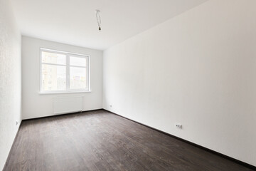 Fototapeta na wymiar Empty white room without decoration and renovation