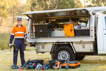 Self employed handyman with ute and power tools