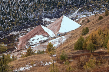 pyramid in the snow unusual megalith Altai , mysticism aliens hoax