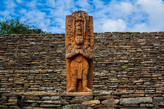 Rey Zots Choj Muan: Escultura Estela maya en Tonina, Ocosingo, Chiapas, México.