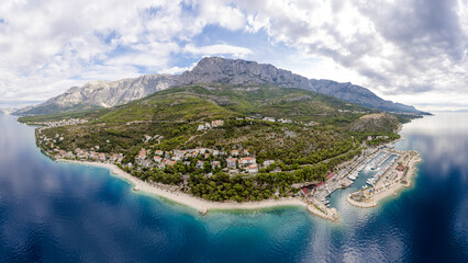 Naklejka premium Panoramic view of beautiful town of Cres on the island of Cres, Adriatic sea in Croatia