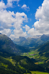 Obraz premium Wanderweg am Rüfikopf in den Lechtaler Alpen, Österreich