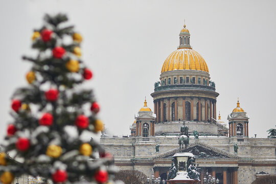 Scenic view of St. Isaac's Cathedral in Saint Petersburg, Russia, on beautiful winter day - Powered by Adobe