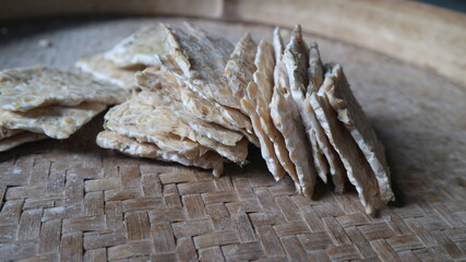 photo of thin slices of tempeh for mendoan food ingredients
