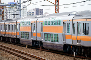 試運転中の中央線二階建て車両（サロE233）アップ