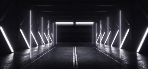 Sci-Fi-futuristisches Asphalt-Neon, leuchtende weiße Linien, Hangar, Industriefabrik, Straße, zwei Fahrspuren, dunkle Nacht, Ausstellungsraum, Studio, leeres Auto, realistische Cyber-3D-Darstellung © IM_VISUALS