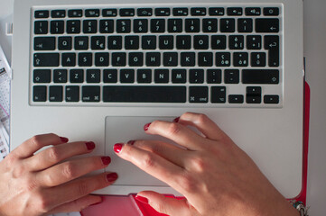 Donna al pc