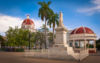 Fototapeta premium View of Jose Marti Park with the statue of Jose Marti, Cienfuegos, Cuba