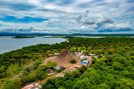 El Totumo Volcan in Colombia from above | Luftbilder vom El Totumo Schlammvulkan in Kolumbien