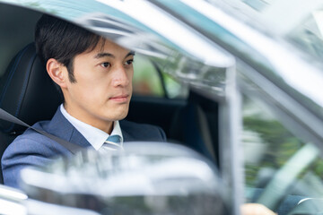 運転・車・男性