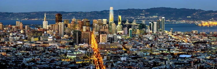 Foto op Plexiglas San Francisco skyline in the evening hour © John