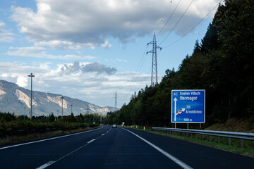 Süd Autobahn A2 bei der Abfahrt Arnoldstein