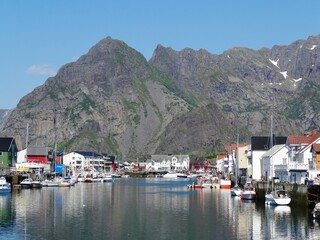 Henningsvaer Fischerort auf den Lofoten (Norwegen)