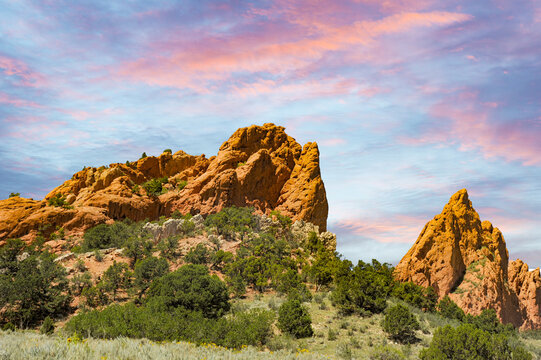 The Garden of the Gods Park is rich with stunning ecological rock formations that visitors like to photograph and hike around to get beautiful landscape compositions. 