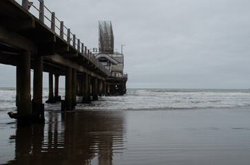 Muelle en el mar