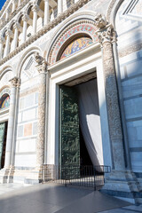 Piazza dei Miracoli Door exterior Pise Toscane Italia
