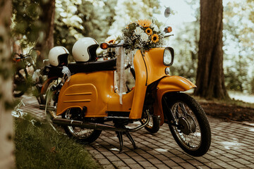 Moped zur Hochzeit