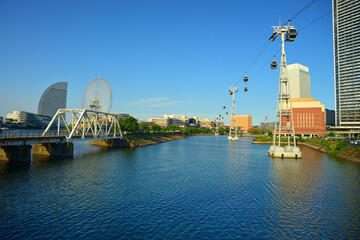 Obraz premium ロープウエイ 神奈川県横浜市みなとみらいの風景