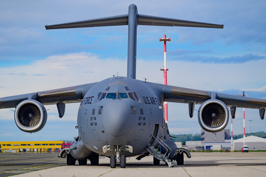 hoersching, austria, 10 sep 2022, boeing c-17 globemaster, us air force at the airport of linz