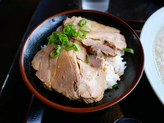 ミニチャーシュー丼