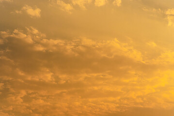 Obraz premium Colorful evening sky sunset clouds amazing nature background and peaceful sunset.
