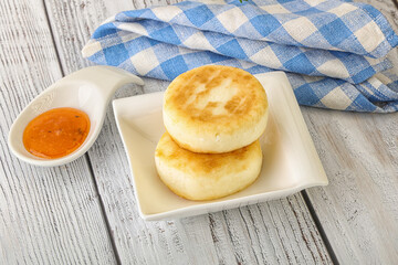 Baked cheesecakes with fruit jam