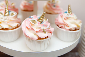 cupcakes with whipped cream