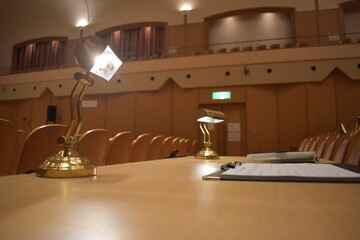 ピアノコンクール、客席、審査員、審査員席、手元明かり、ライト、講評用紙