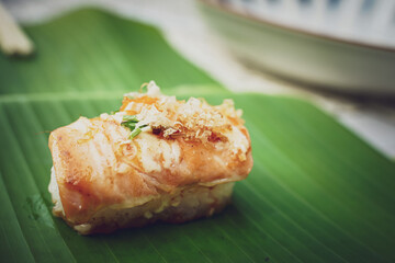 Fire-grilled tuna sushi is a simple Japanese dish. The seafood is delicious.  sushi restaurant concept