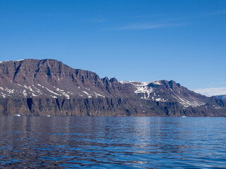 Obraz premium Coast of Disko Island, near Qeqertarsuaq, Disko Bay, Western Greenland