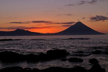 番所鼻自然公園から望む夜明け前の開聞岳