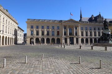Fototapeta na wymiar La place royale, ville de Reims, département de la Marne, France