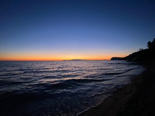 Coucher de soleil sur une plage de Méditerranée - France