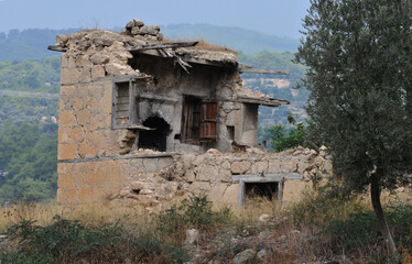 Ruin of an old-style village house made of mud brick in the villages of the Taurus Mountains.