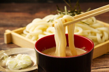 ゴマだれつけうどん