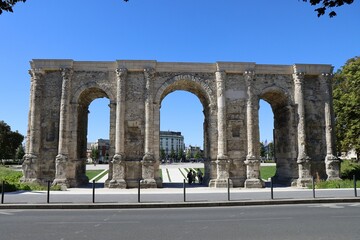 La porte de Mars, monument romain du 3eme siecle, ville de Reims, département de la Marne, France - obrazy, fototapety, plakaty
