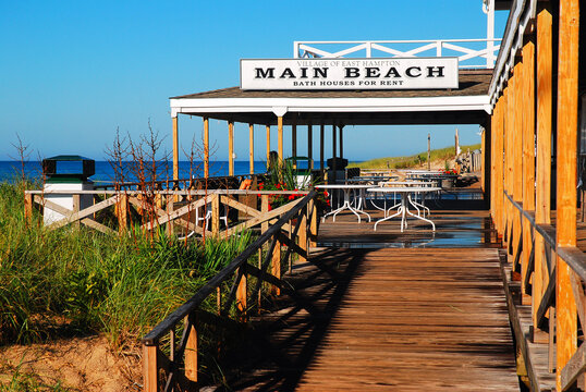 A small pavilion stands at the entrance to Main Beach, one of the more popular beaches in the Hamptons of Long Island