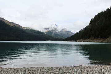 Montagne + lac