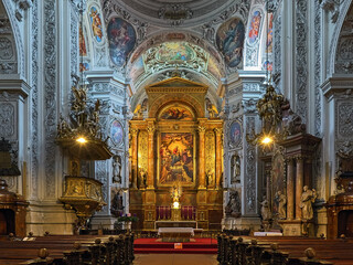 Interior of Dominican Church in Vienna, Austria. Also known as the Church of St. Maria Rotunda, it was built in 1631-1634 in early Baroque style. - obrazy, fototapety, plakaty