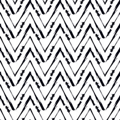 Brush strokes horizontal zigzag stripes print. Freehand chevron lines seamless pattern. Hand drawn background. Simple classic geometric ornament. Trendy grunge design