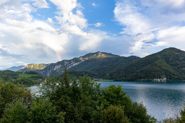 Fototapeta na wymiar View of Lake Ledro with the mountains in the background.