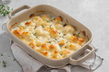 Cauliflower gratin with bechamel sauce with parsley butter