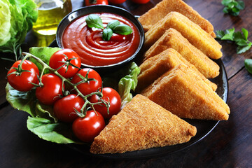 Italian grilled cheese sandwich - Mozzarella in carrozza
