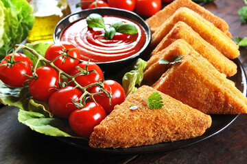 Italian grilled cheese sandwich - Mozzarella in carrozza

