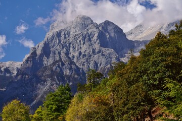 絶景の世界遺産　雲南省 玉龍雪山・藍月谷