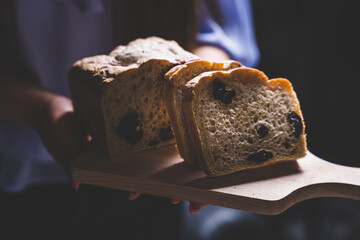 Wielkanocny chleb ze śliwką © voro
