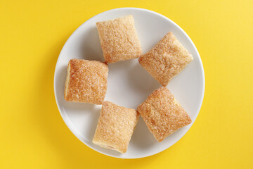 Puff pastry stuffed with jam