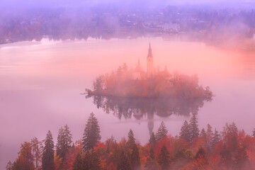 Fototapeta premium Lake Bled, Slovenia in autumn, St. Marys Church