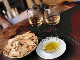 Wine & Dine: A Tantalizing Pairing of Wine Glasses and Bread Basket