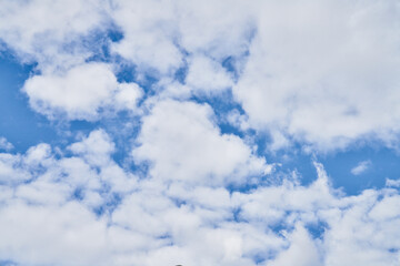 Obraz premium Beatiful blue sky with clouds on a sunny day